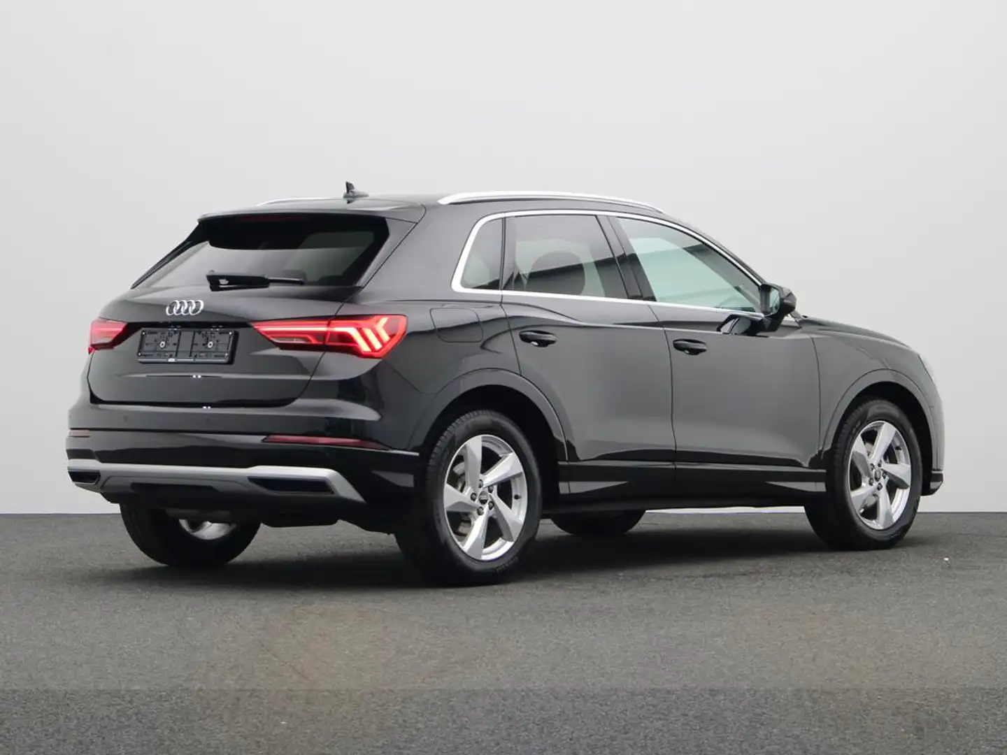 Audi Q3 35 TDI 150 PK S-TRONIC AUTOMAAT Noir - 2