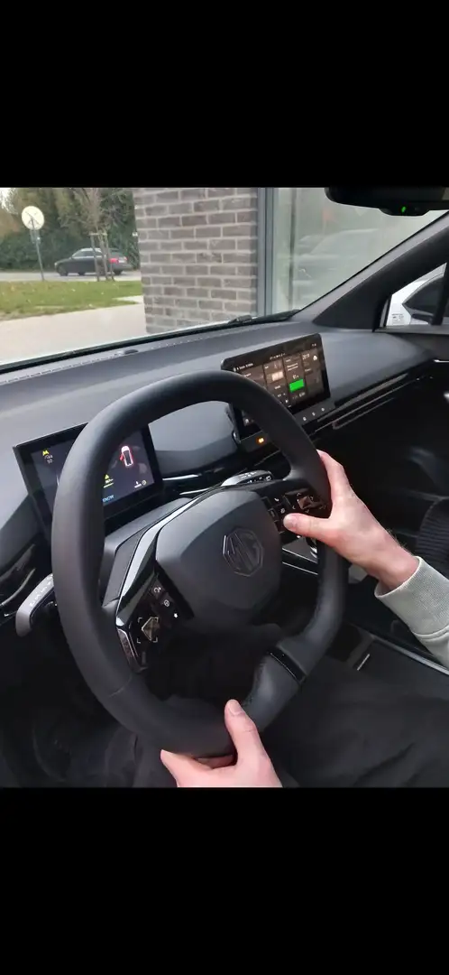 MG MG4 4 Luxury 64 kWh Blanc - 2