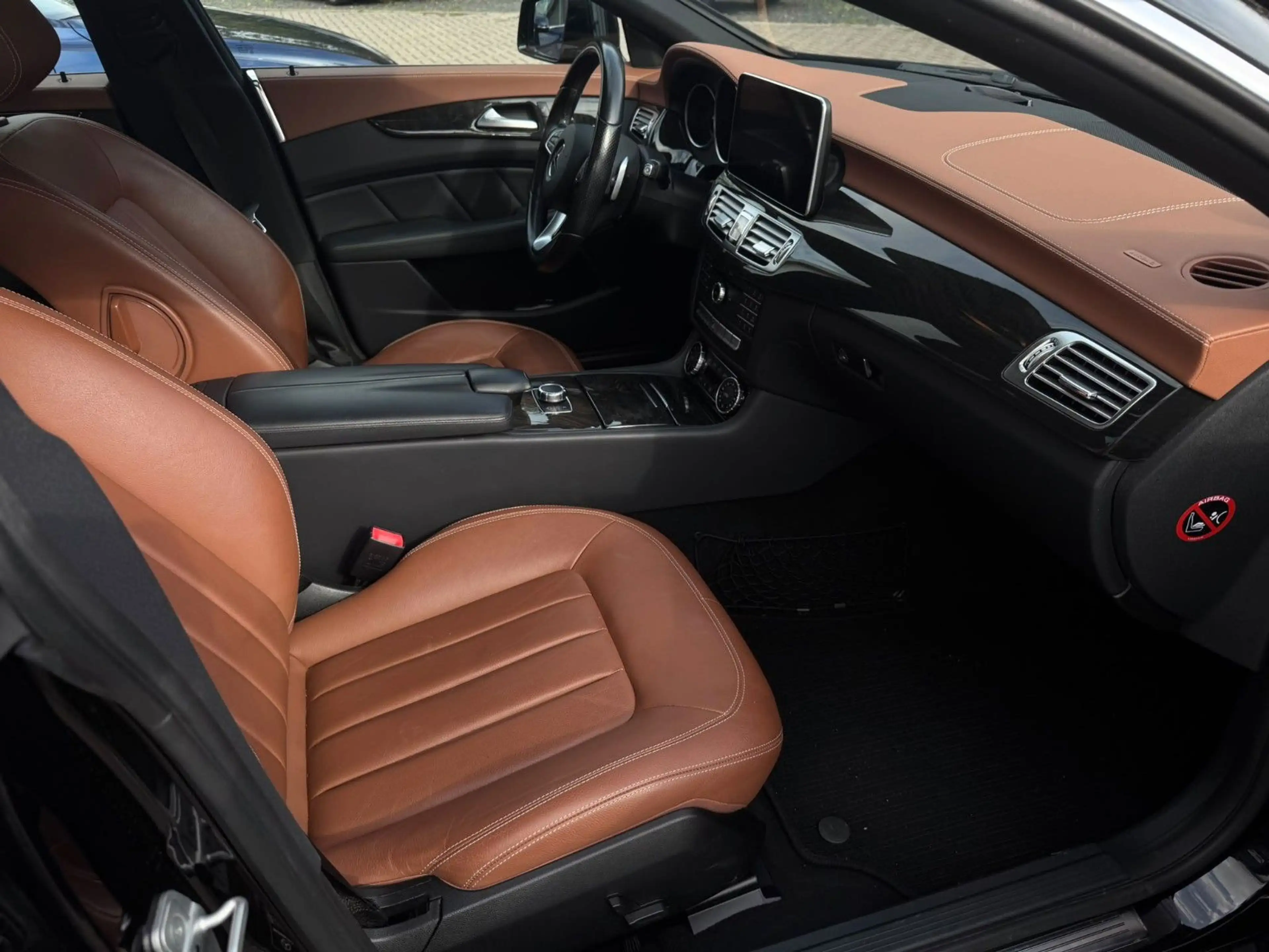 Mercedes-Benz CLS 350 d*Unfallfrei*Facelift*Schiebedach*ambient — photo 11