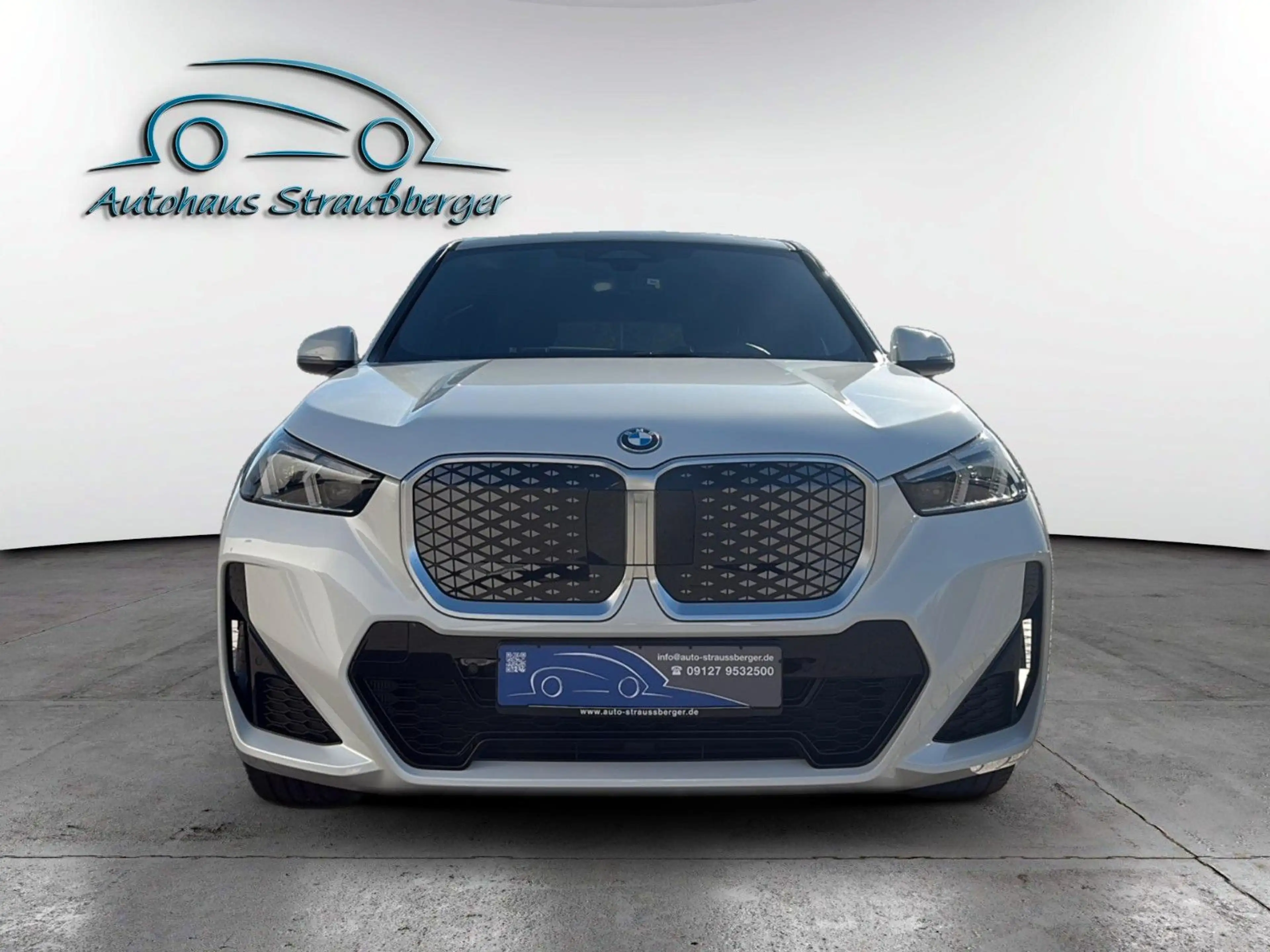 BMW iX1 30 xDrive M Sport AHK 2ZK SzH RFK — photo 7