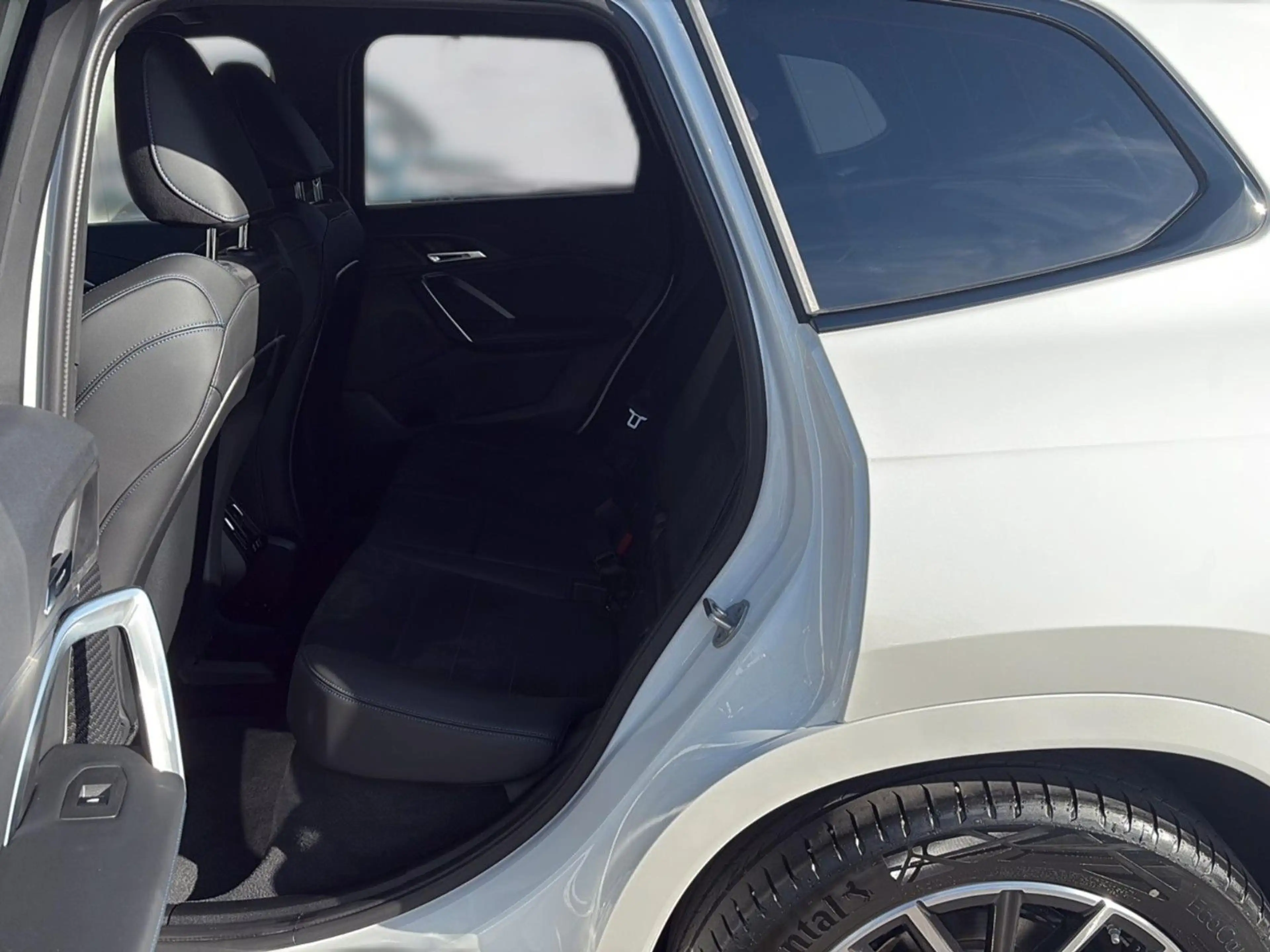 BMW iX1 30 xDrive M Sport AHK 2ZK SzH RFK — photo 9