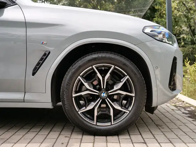 BMW X3 view 14