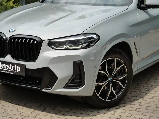 BMW X3 view 8