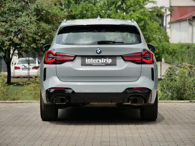 BMW X3 view 5