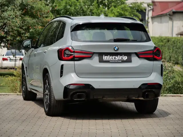 BMW X3 view 4