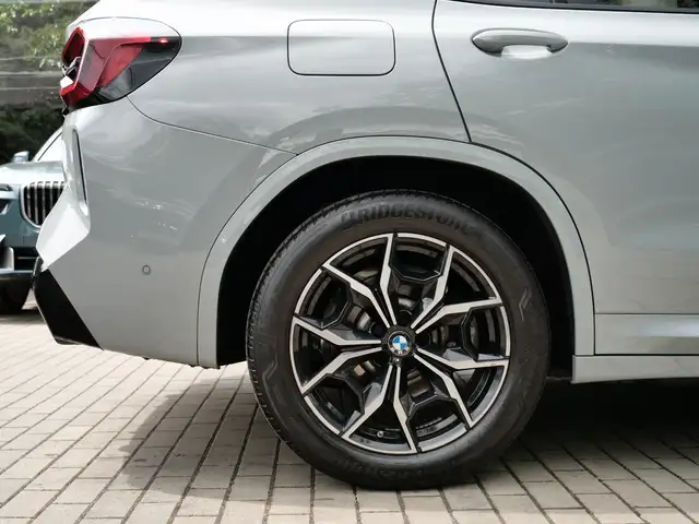 BMW X3 view 13