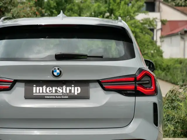 BMW X3 view 10