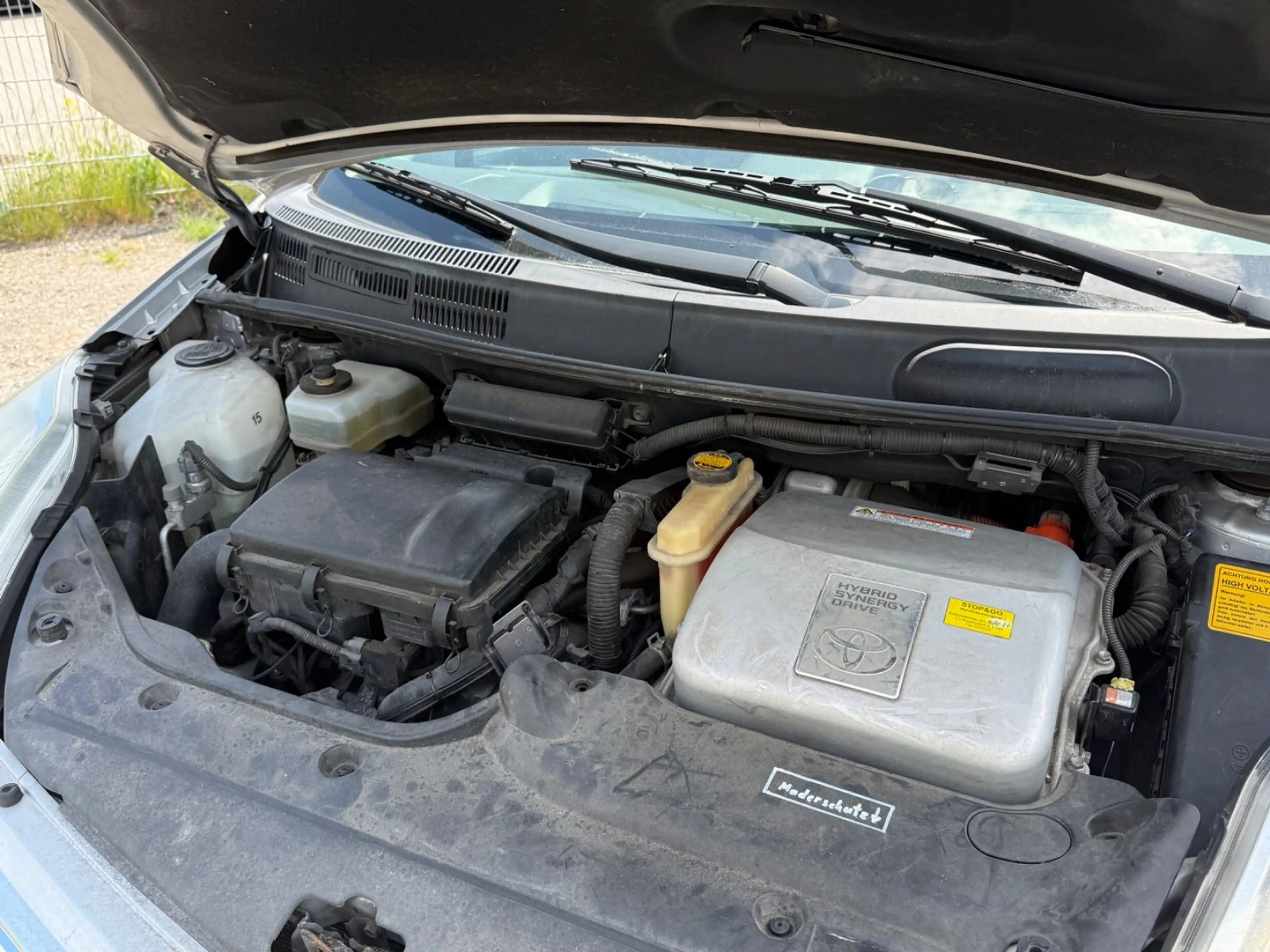 Toyota Prius Sol — photo 14
