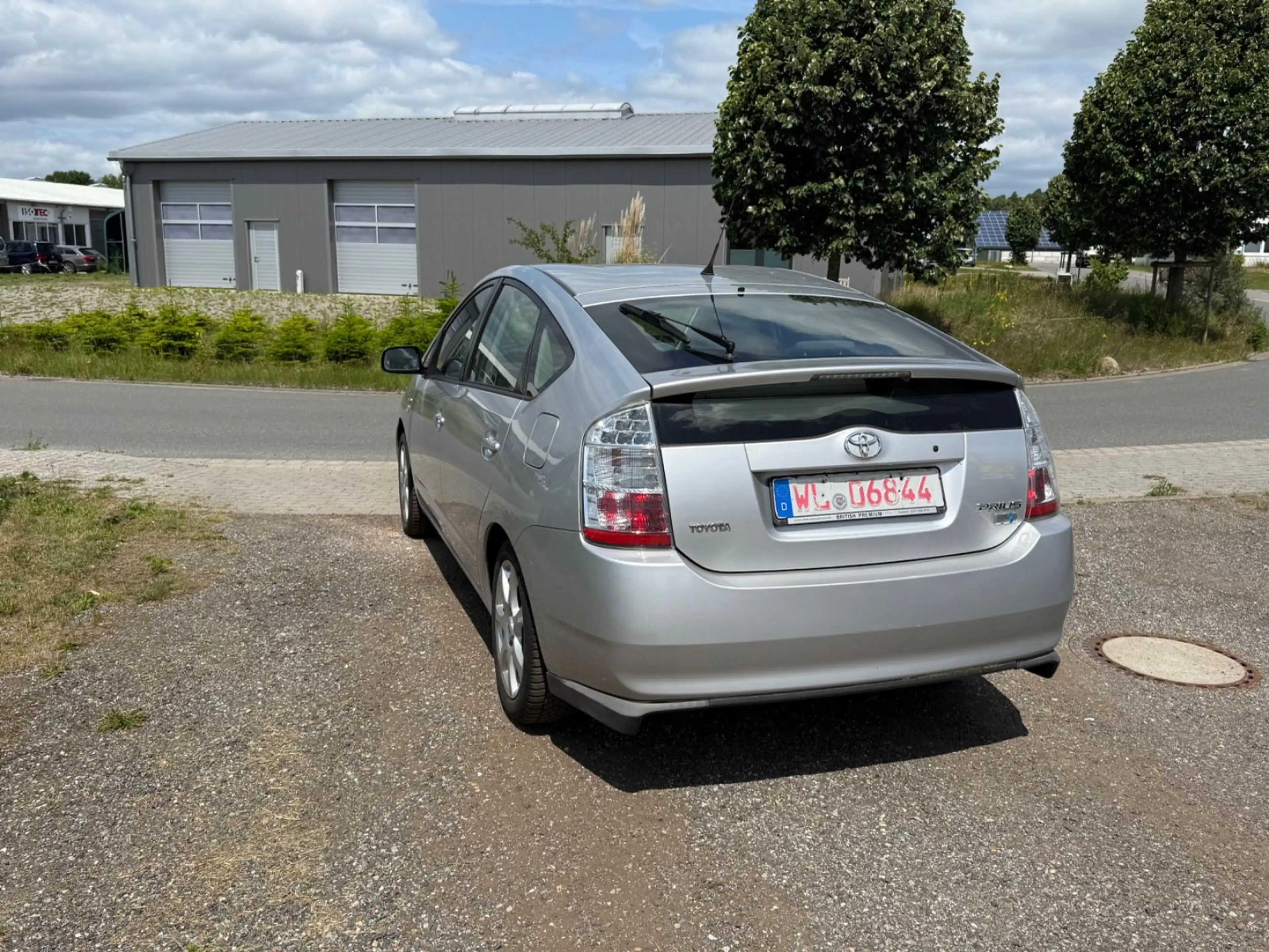 Toyota Prius Sol — photo 8