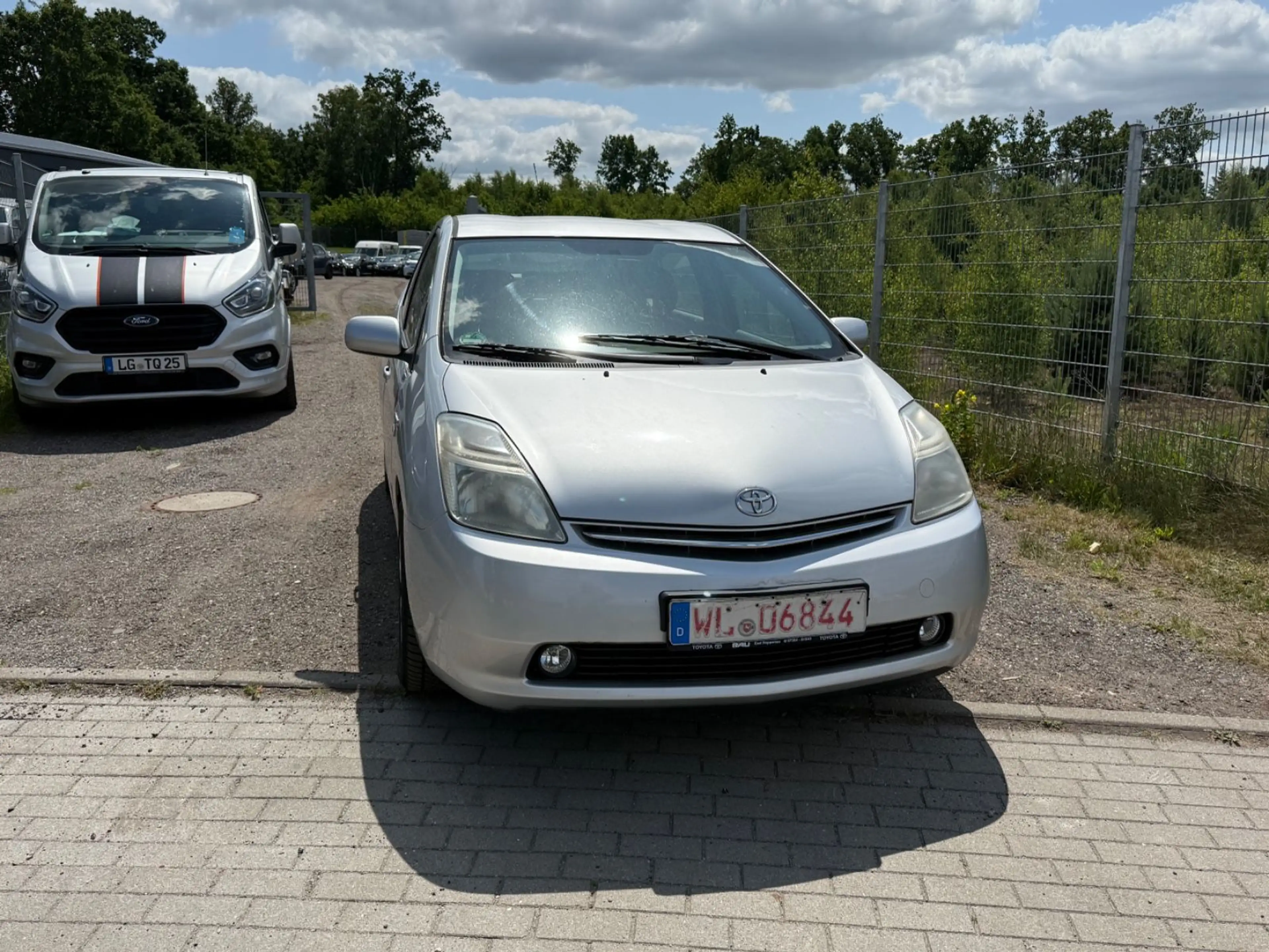 Toyota Prius Sol — photo 4