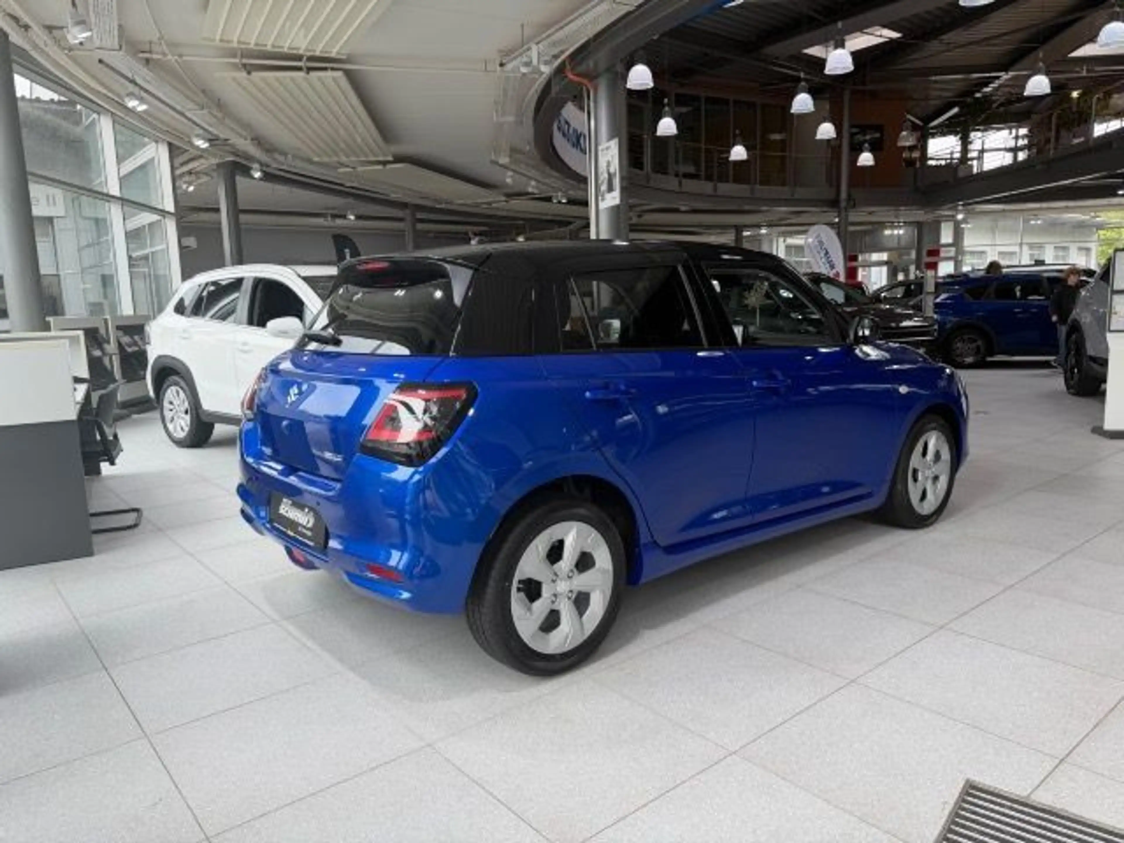 Suzuki Swift SWIFT 1.2 DUALJET HYBRID COMFORT 5-GANG — photo 6