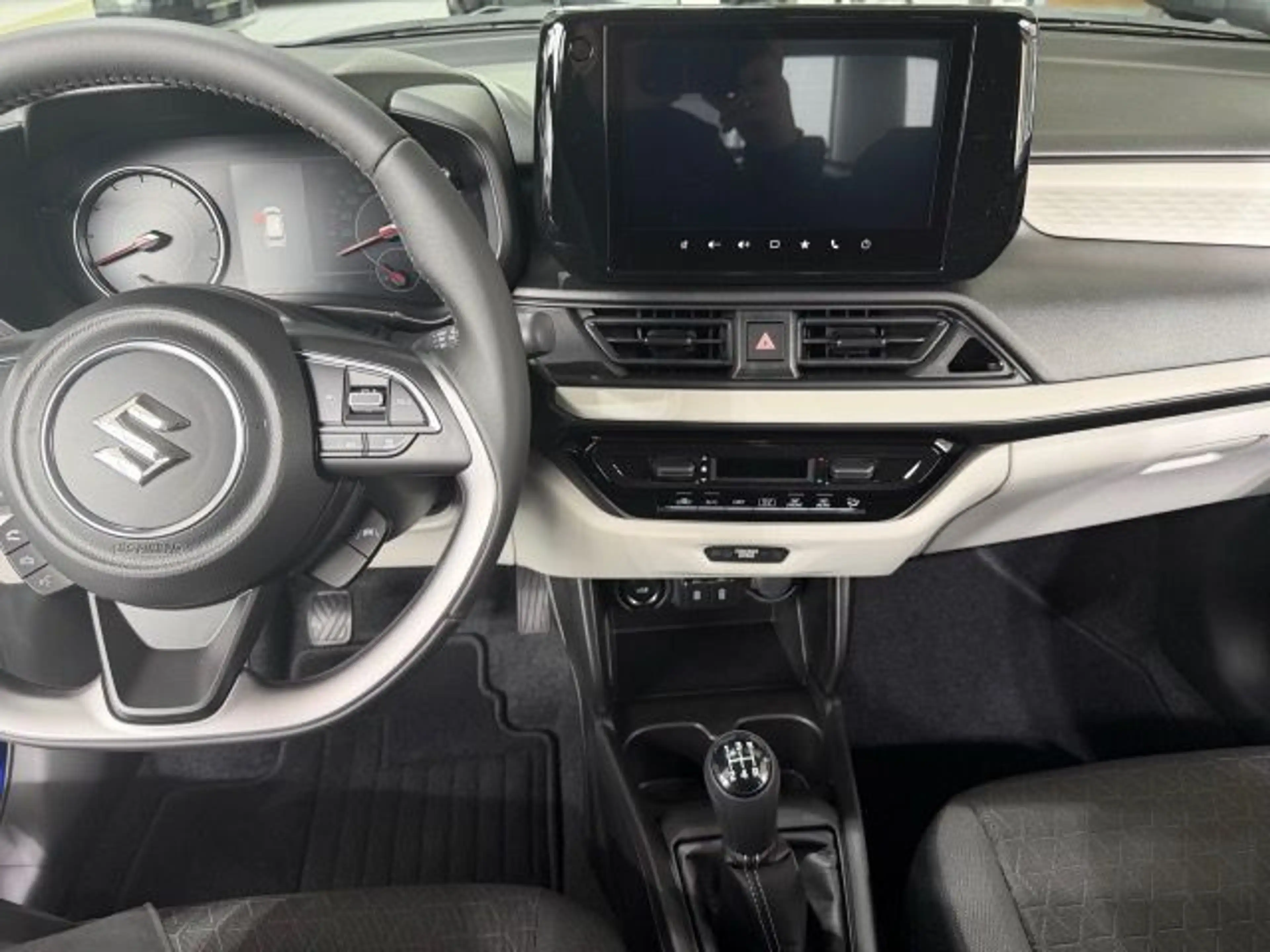 Suzuki Swift SWIFT 1.2 DUALJET HYBRID COMFORT 5-GANG — photo 13