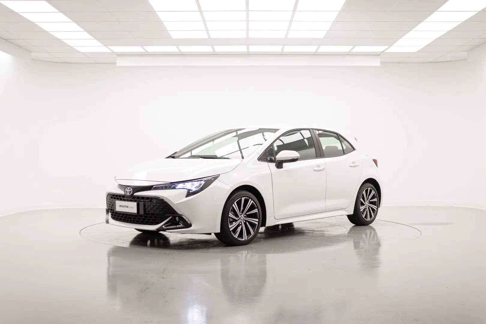 Toyota Corolla IBRIDA - Active 1.8 Hybrid Tyre FULL-HYBRID HEV Blanc - 1
