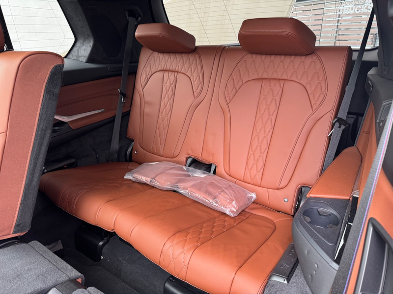 BMW X7 xDrive40d/MPaket/23"/PanoSky/Soft/Integral — photo 15