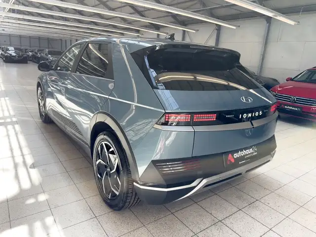 Hyundai Ioniq 5 view 4
