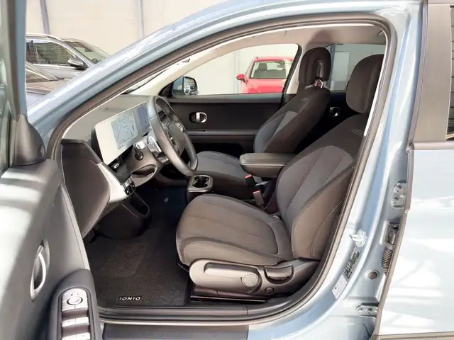 Hyundai Ioniq 5 view 8