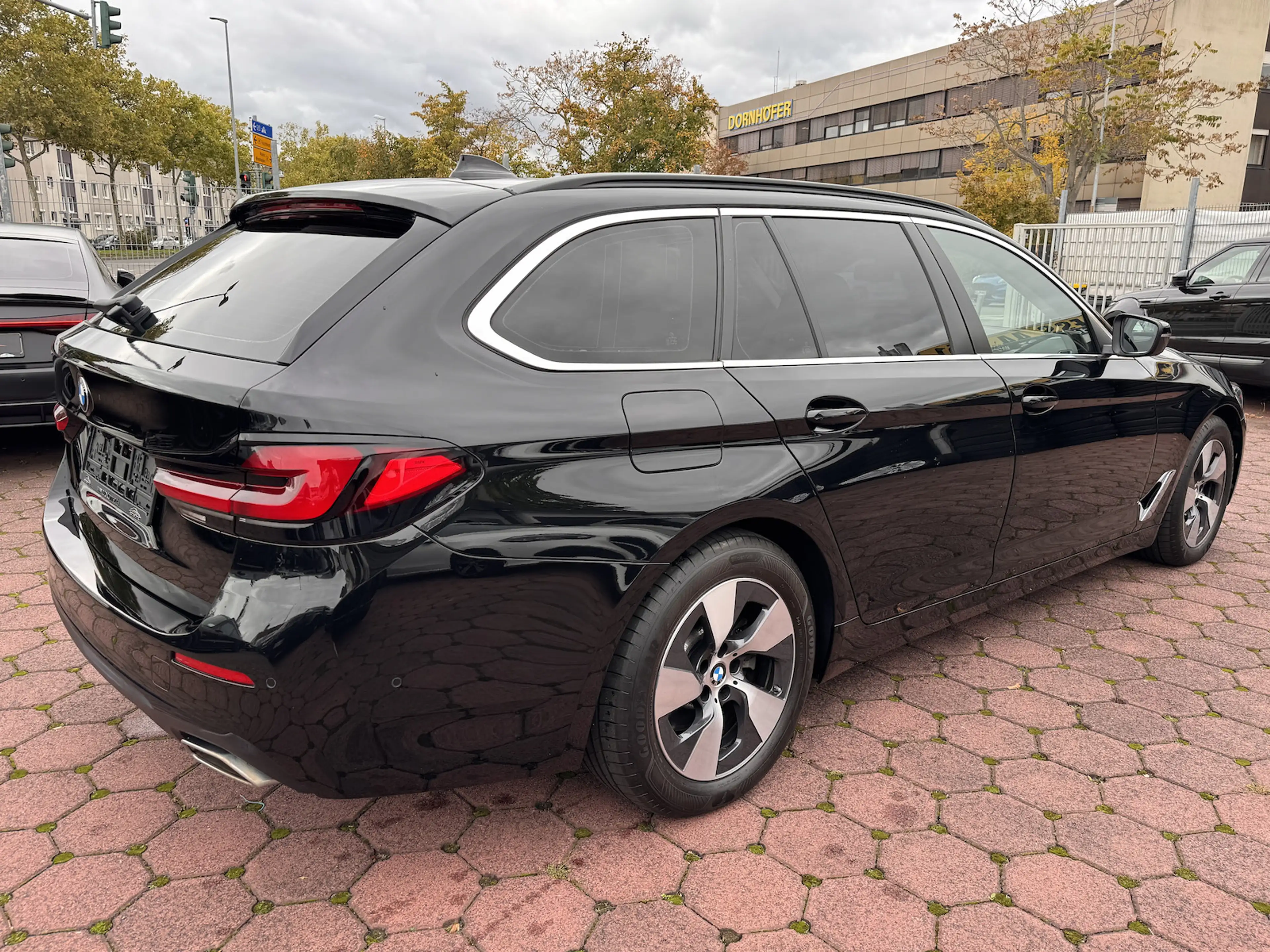 BMW 520 520d AMBIENTE PANORAMA RFKA DAB LED — photo 7