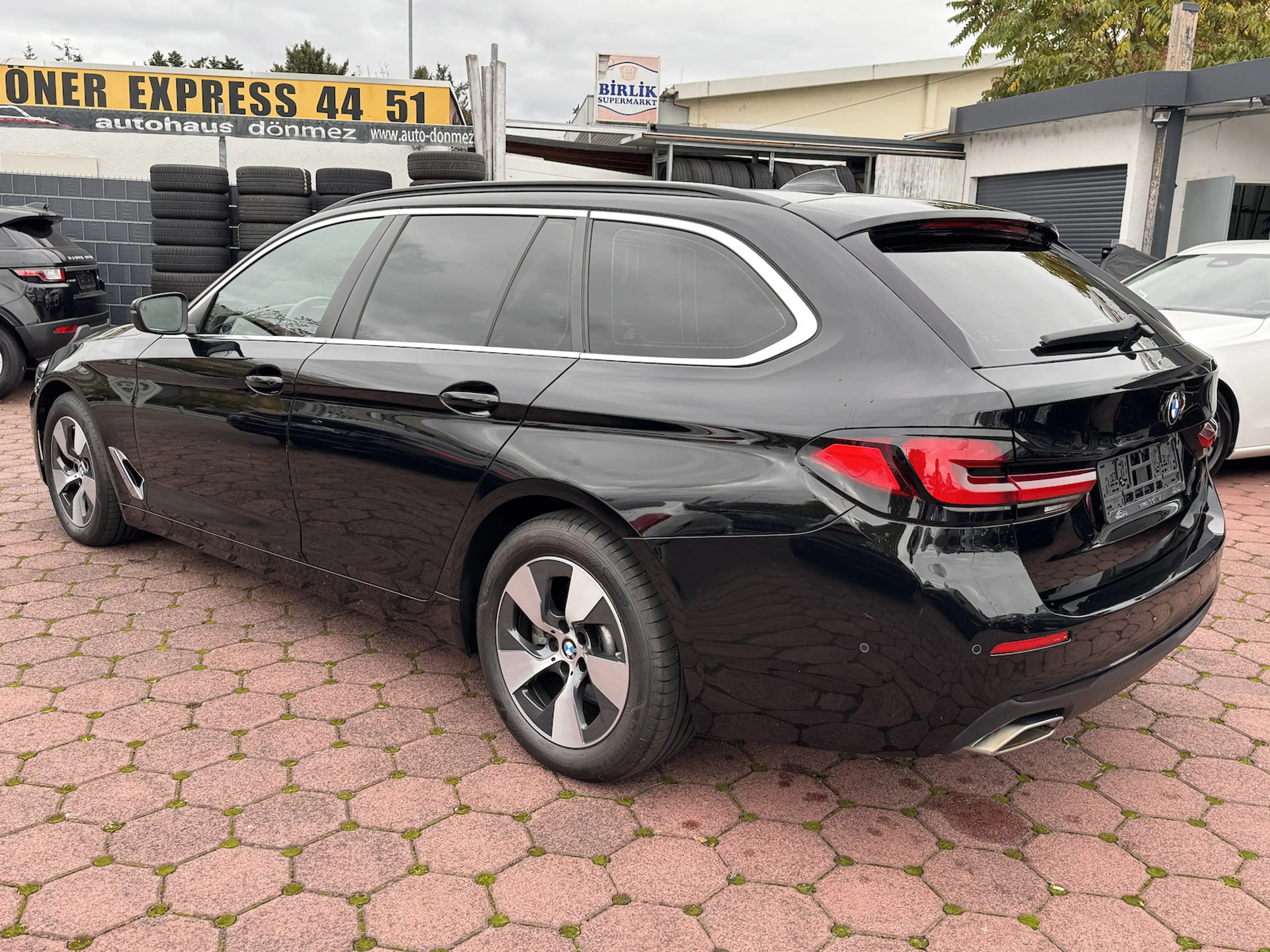 BMW 520 520d AMBIENTE PANORAMA RFKA DAB LED — photo 5