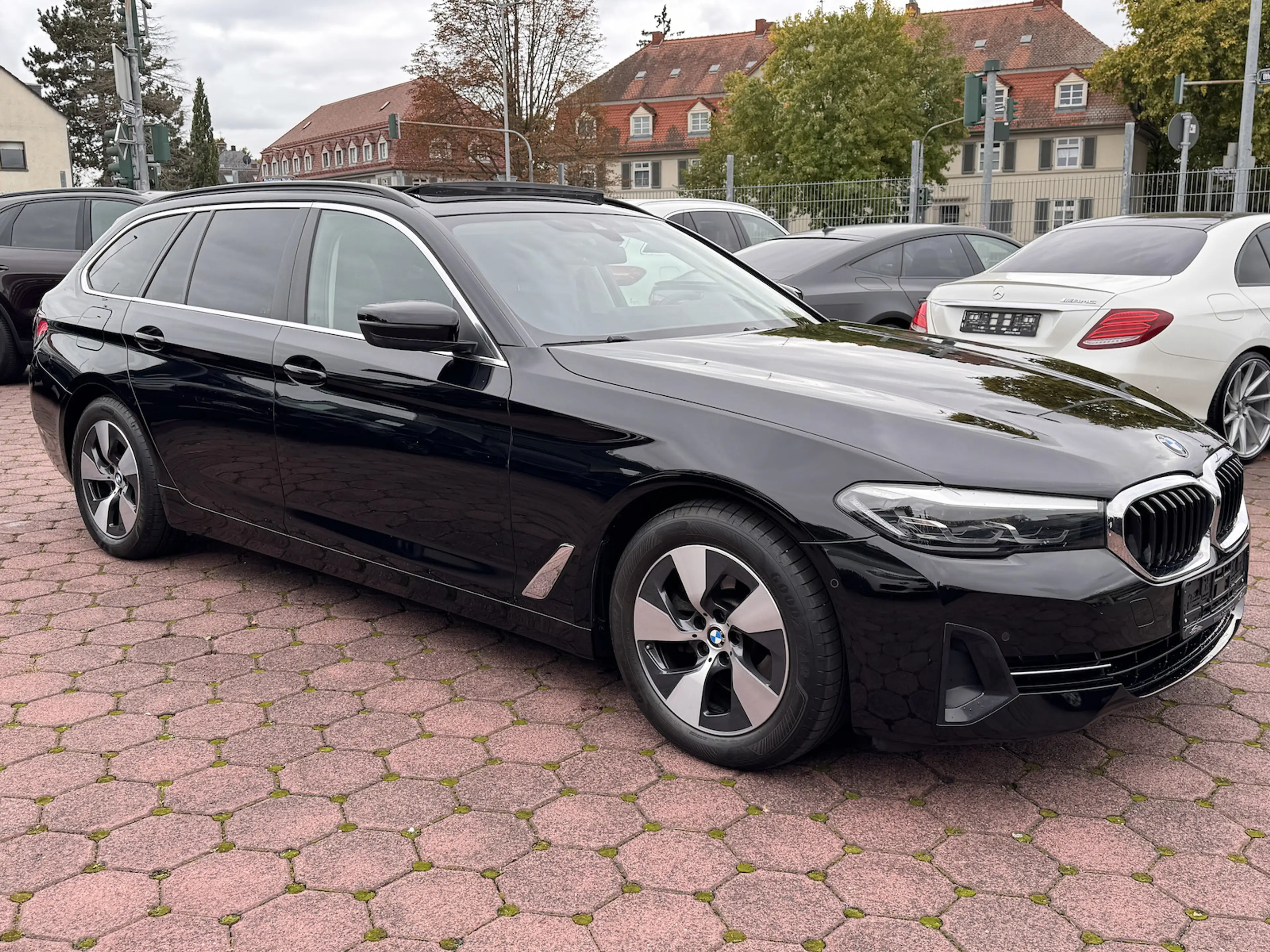 BMW 520 520d AMBIENTE PANORAMA RFKA DAB LED — photo 3