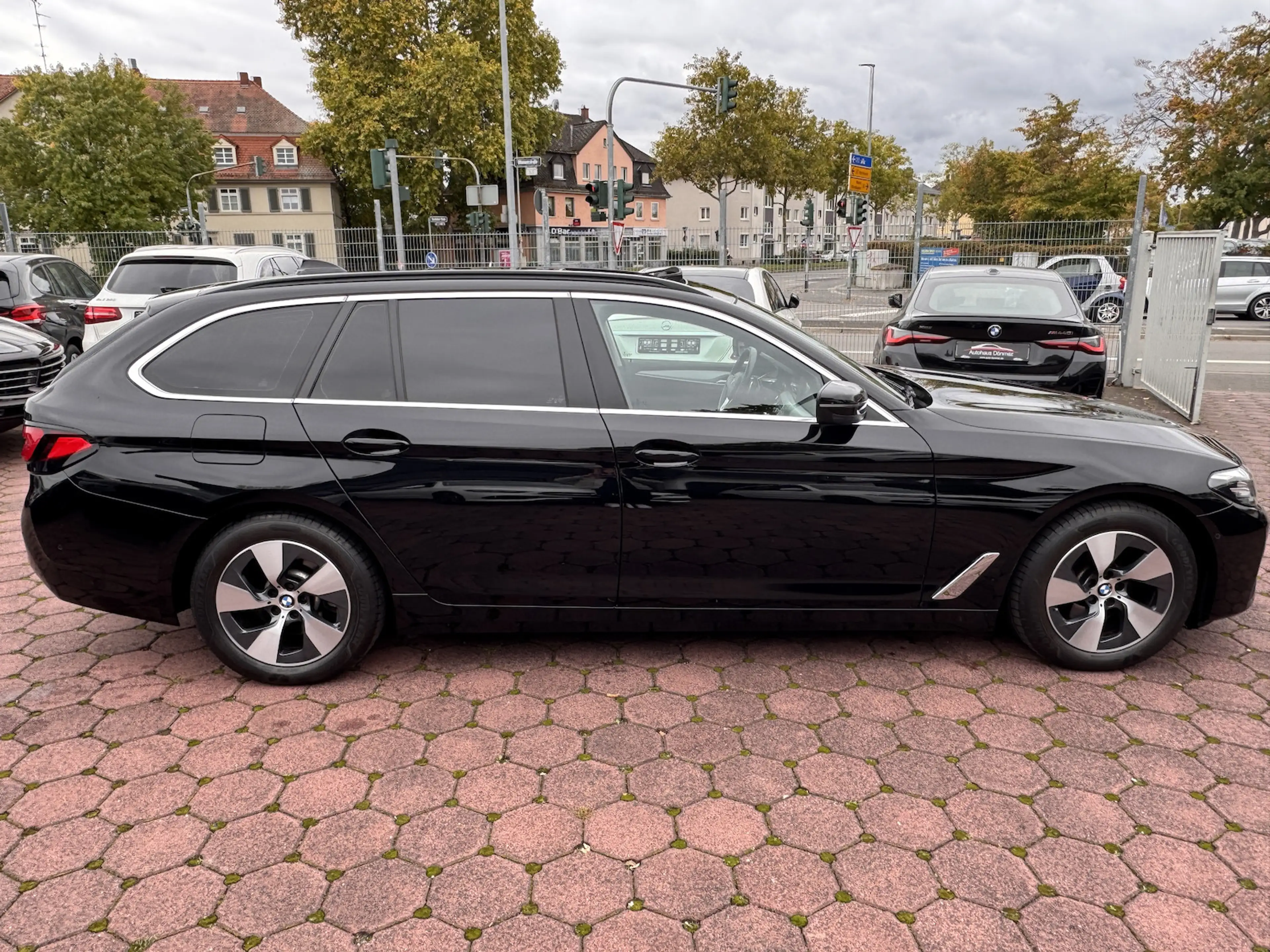 BMW 520 520d AMBIENTE PANORAMA RFKA DAB LED — photo 8