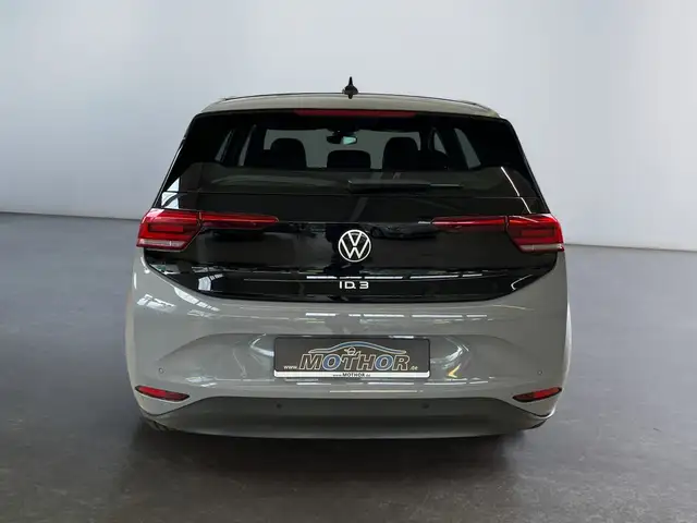 Volkswagen Id.3 view 5