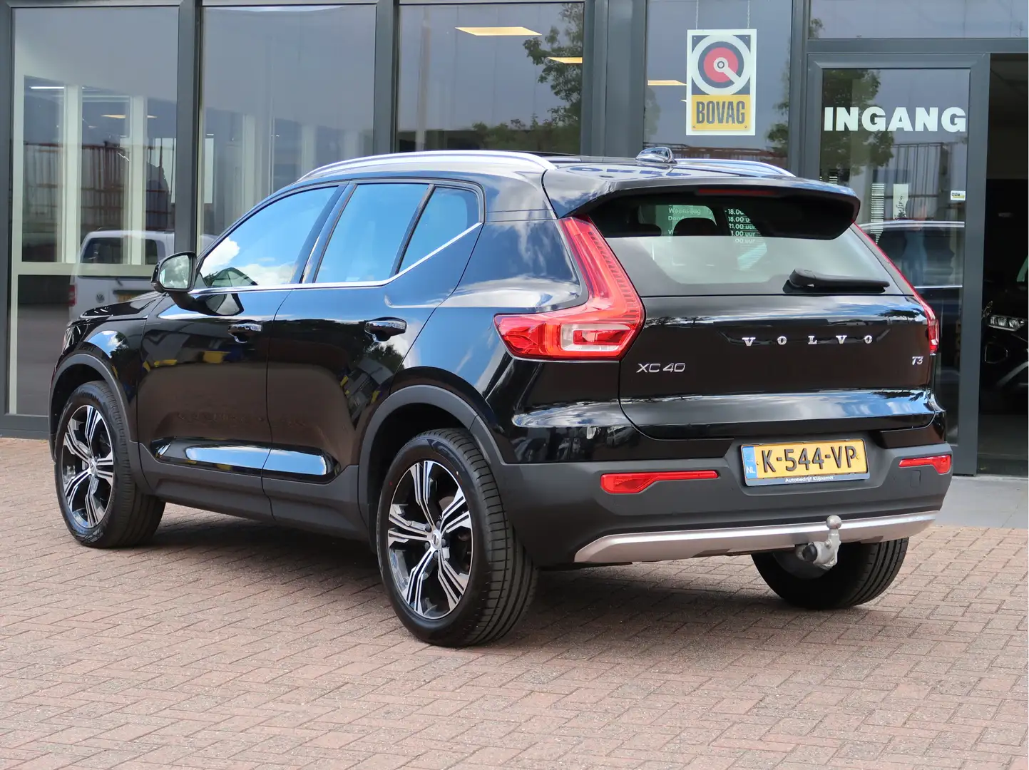 Volvo XC40 1.5 T3 Inscription | Panorama | H&K | 360 Camera | Zwart - 2