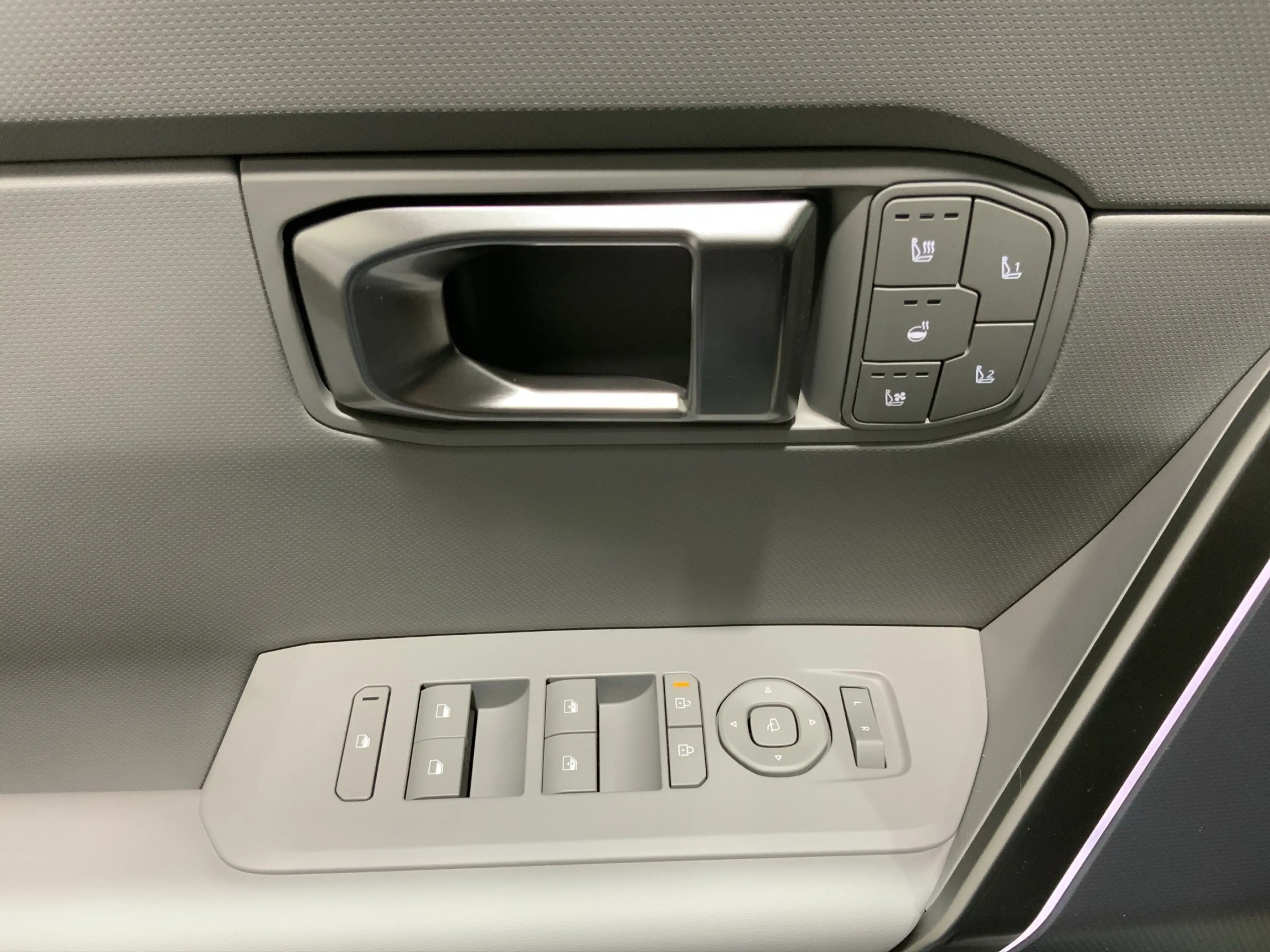 Kia Seltos Spirit 1.6 T-GDI DCT Sports Utility Vehicle. 132 k — photo 15