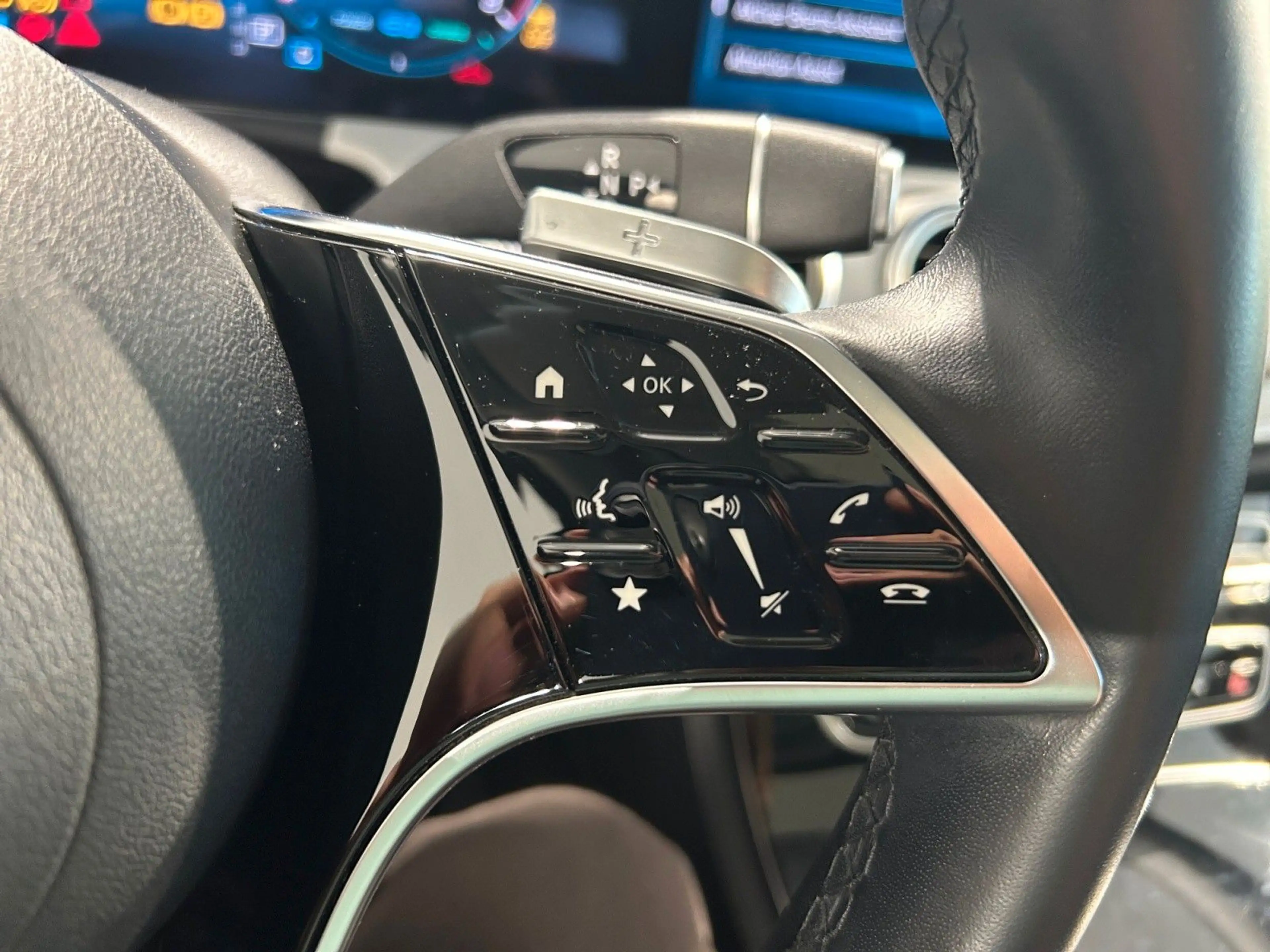 Mercedes-Benz E 200 T-Modell NAV/LED/E-SITZ/KAM/SZH/SCHIEBE — photo 17