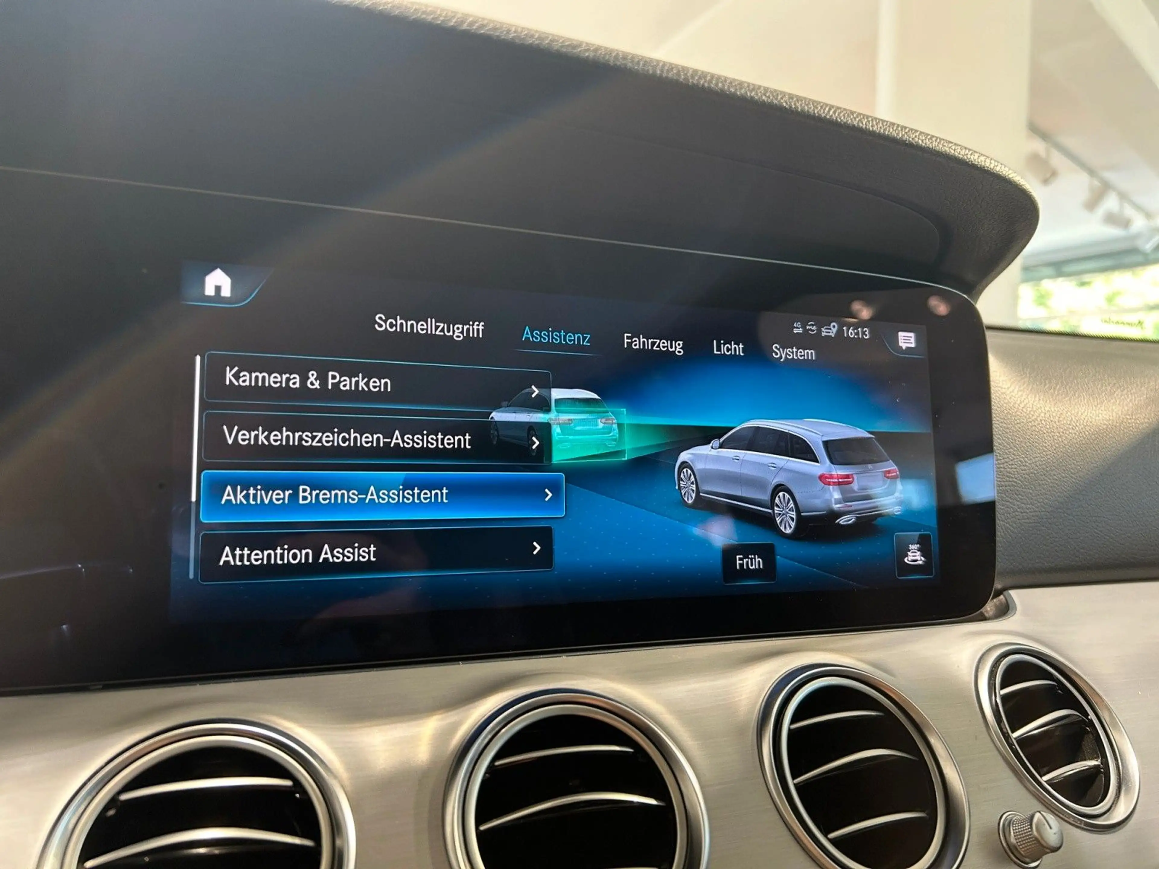 Mercedes-Benz E 200 T-Modell NAV/LED/E-SITZ/KAM/SZH/SCHIEBE — photo 28