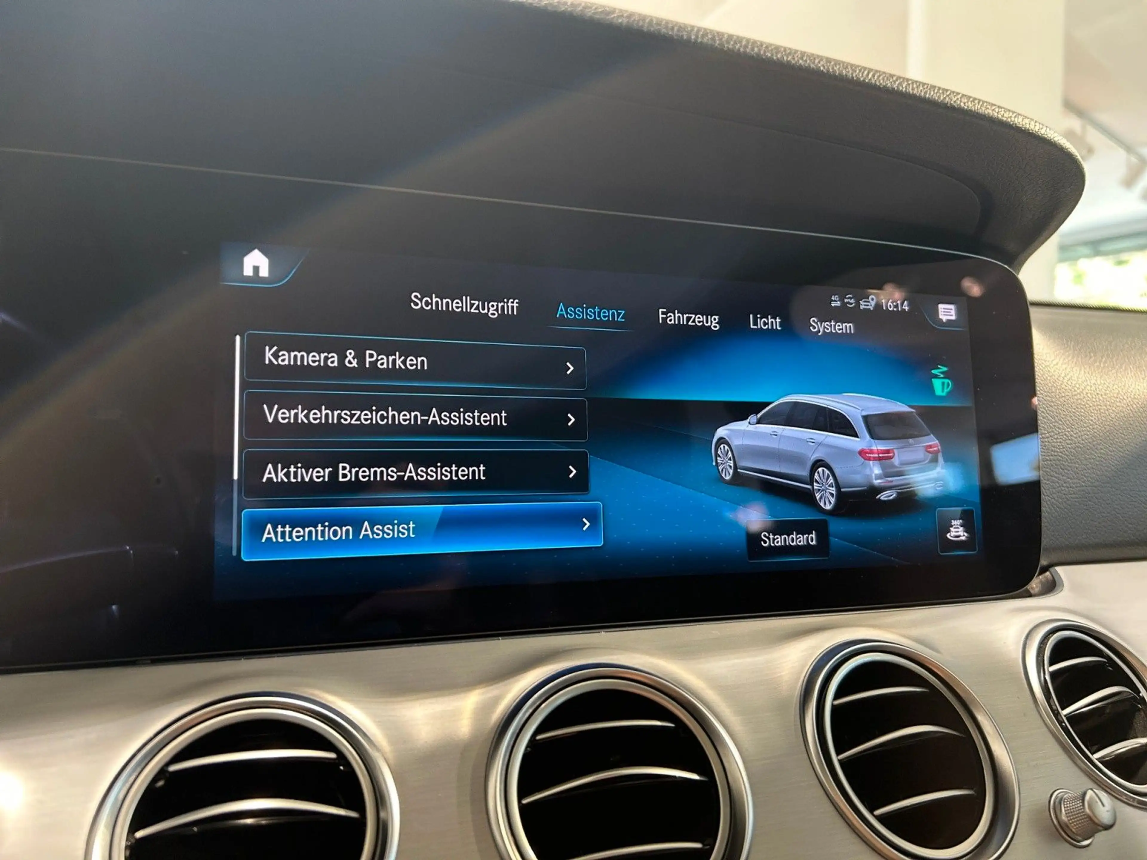 Mercedes-Benz E 200 T-Modell NAV/LED/E-SITZ/KAM/SZH/SCHIEBE — photo 29