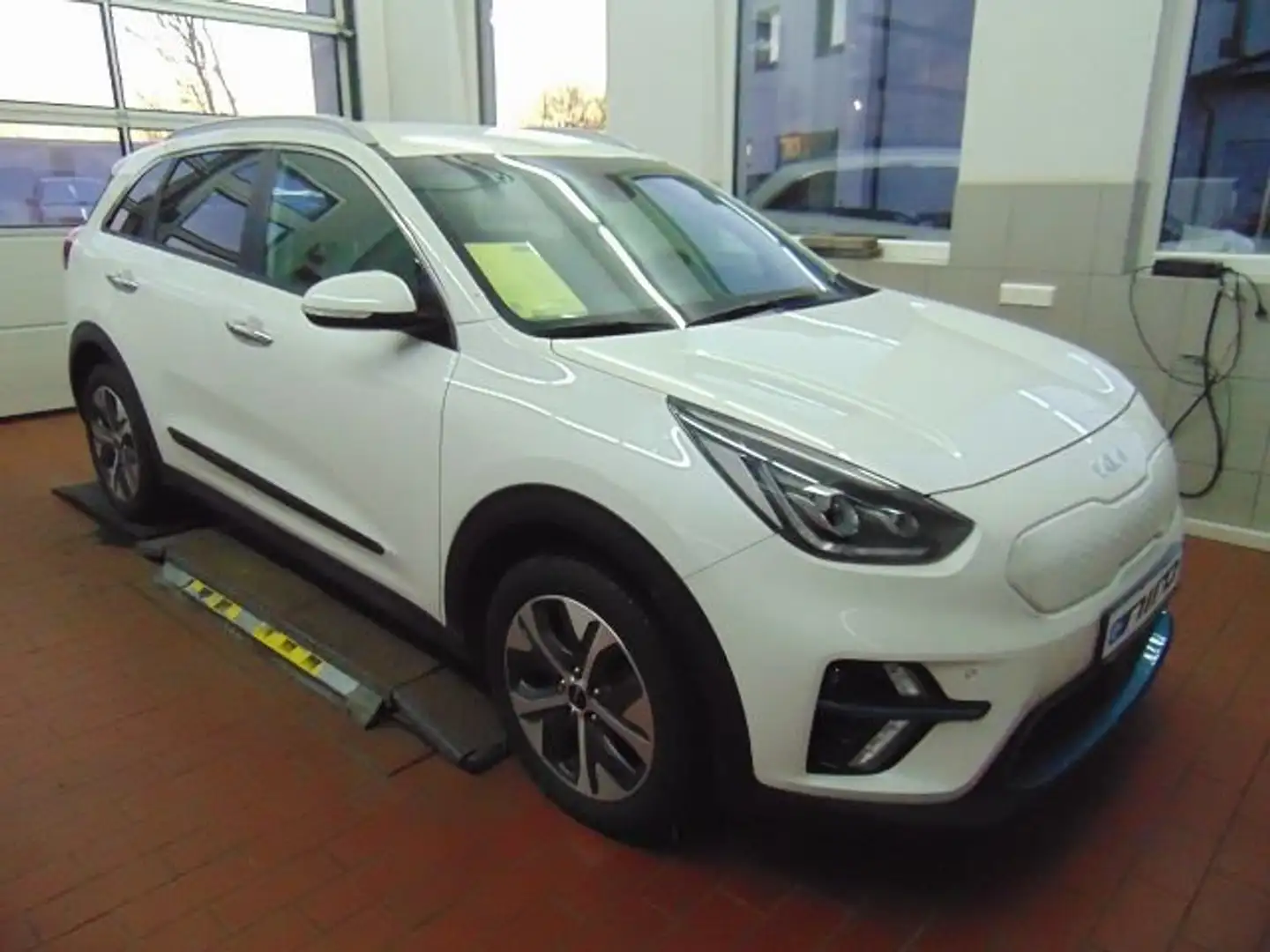 Kia Niro e-Niro Spirit Weiß - 2