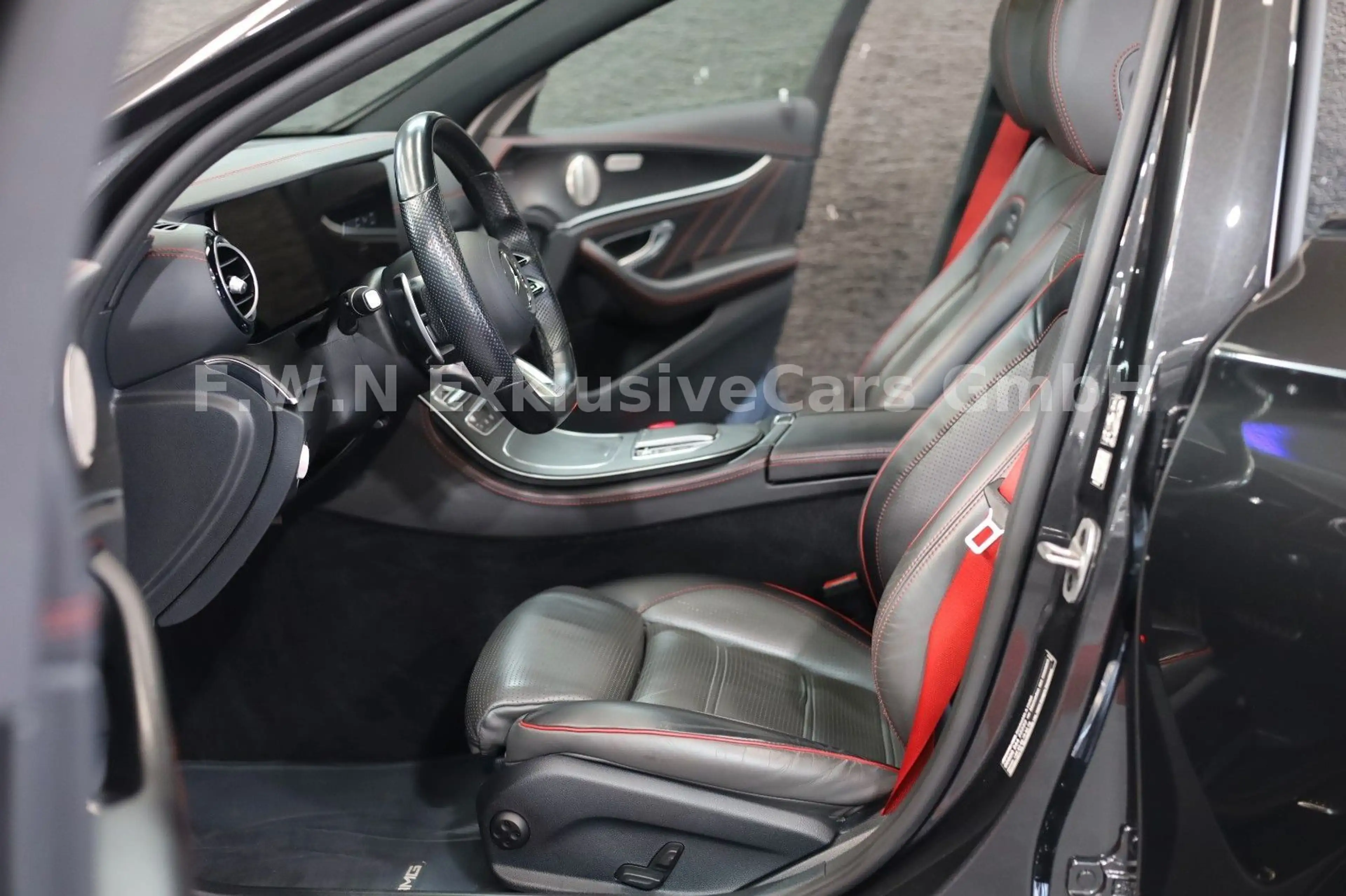 Mercedes-Benz E 53 AMG T-Mod.4Matic+Burmester*Pano*ACC — photo 2
