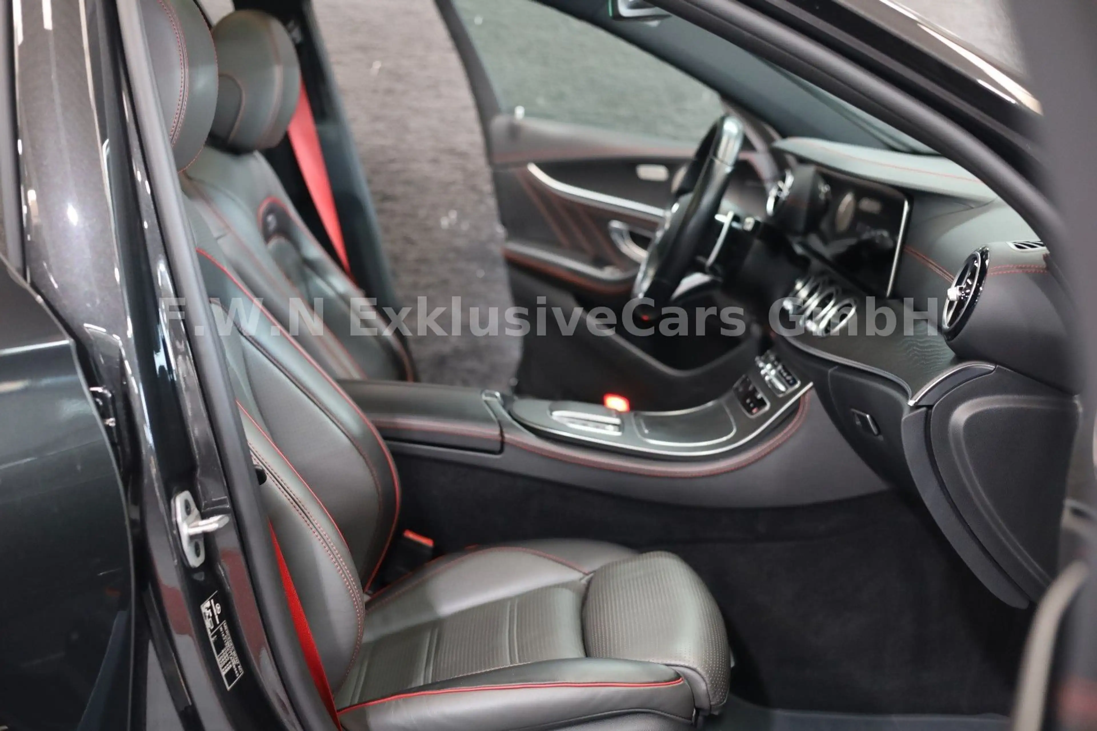 Mercedes-Benz E 53 AMG T-Mod.4Matic+Burmester*Pano*ACC — photo 4