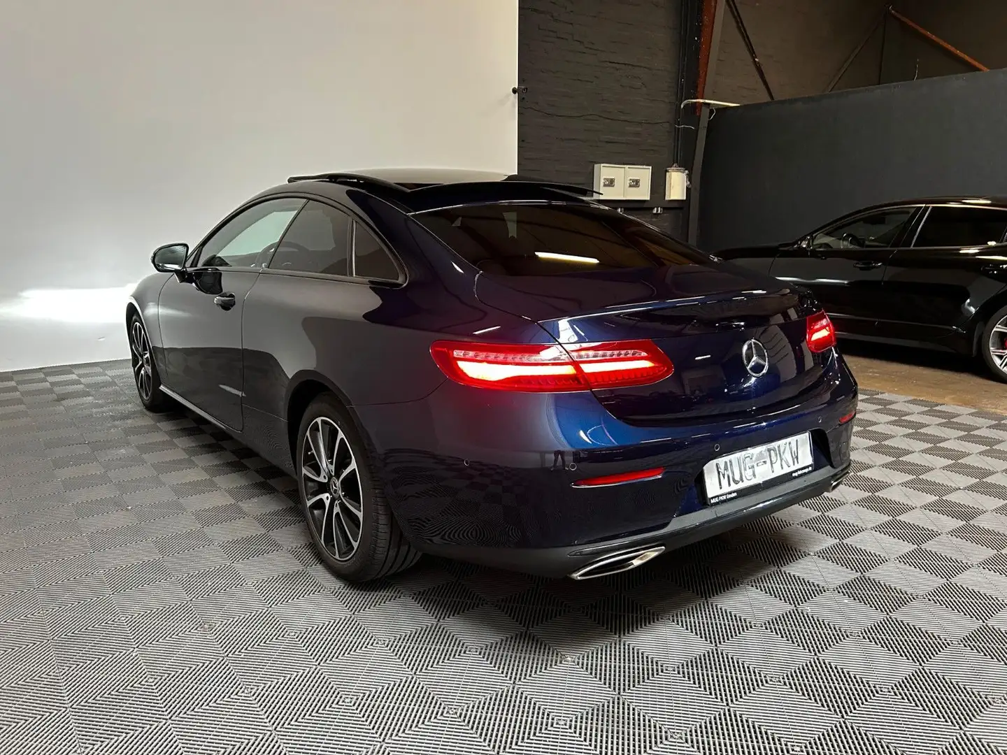 Mercedes-Benz E 200 E200 Coupe Avantgarde *Pano-Night-360°-Widescre* Bleu - 2