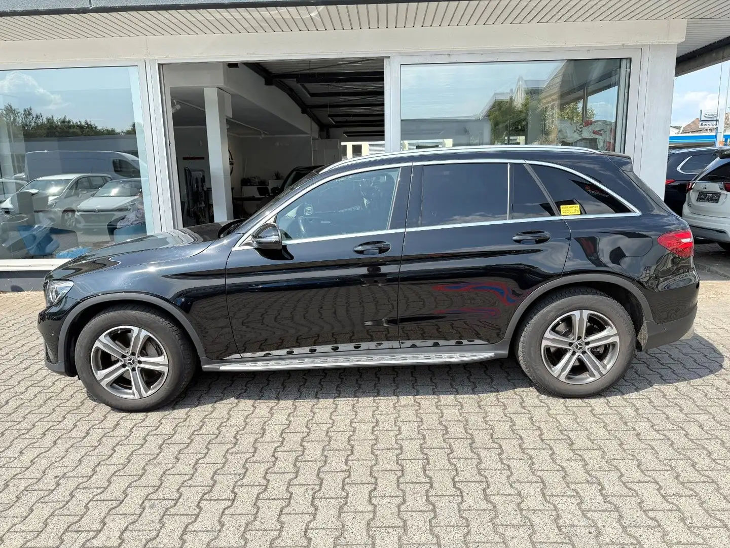 Mercedes-Benz GLC 220 d 4Matic *2. HD*NAVI*LED*ALLW*SCHECKH* Schwarz - 2