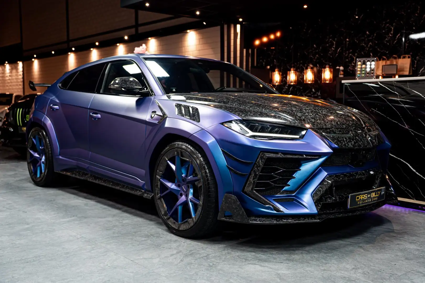 Lamborghini Urus MANSORY|FORGEDCARBON|WIDEBODY|FULLOPTION Zwart - 1