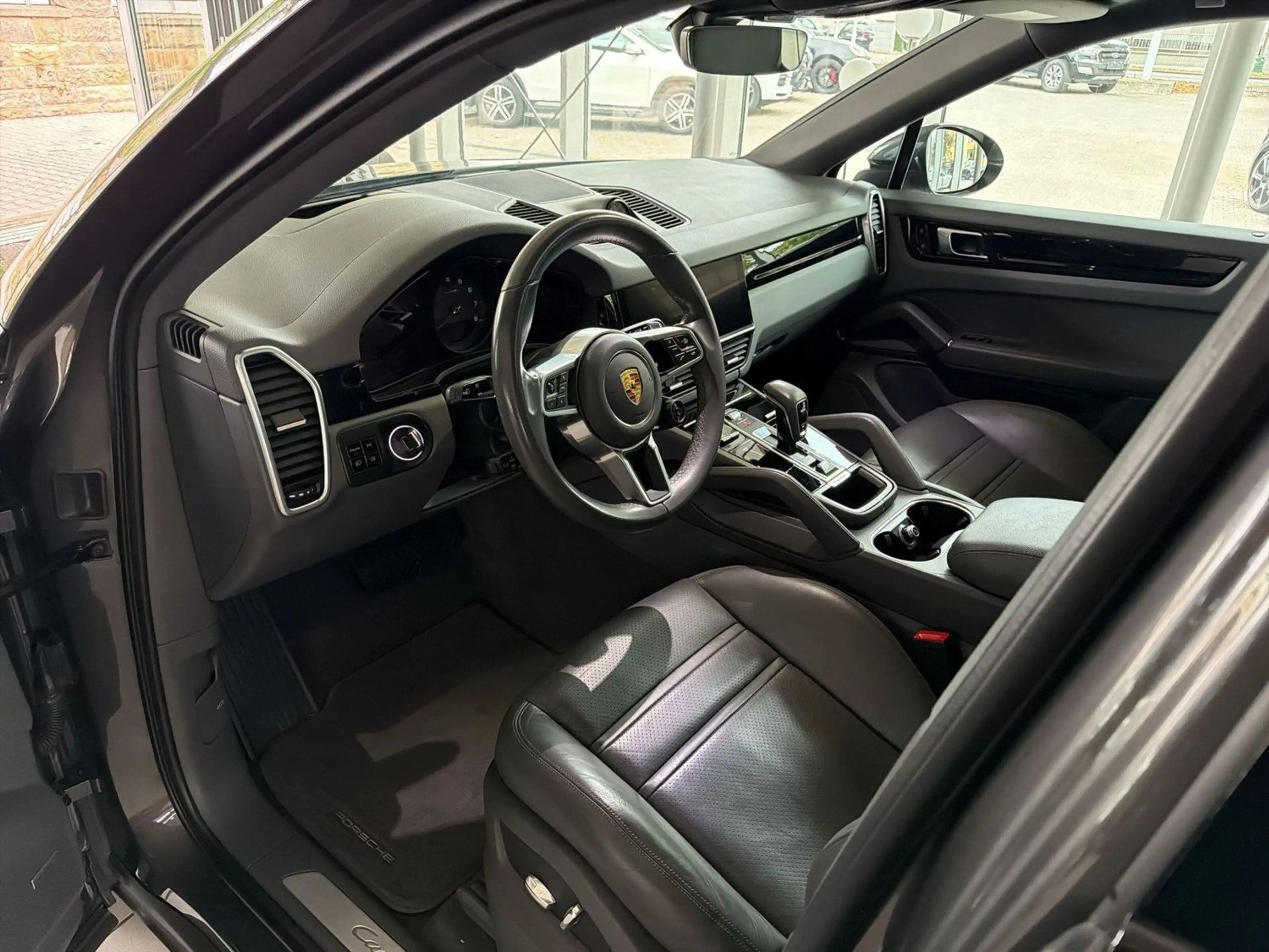 Porsche Cayenne PANO BOSE CHRONO PASM DAB APPLE — photo 9