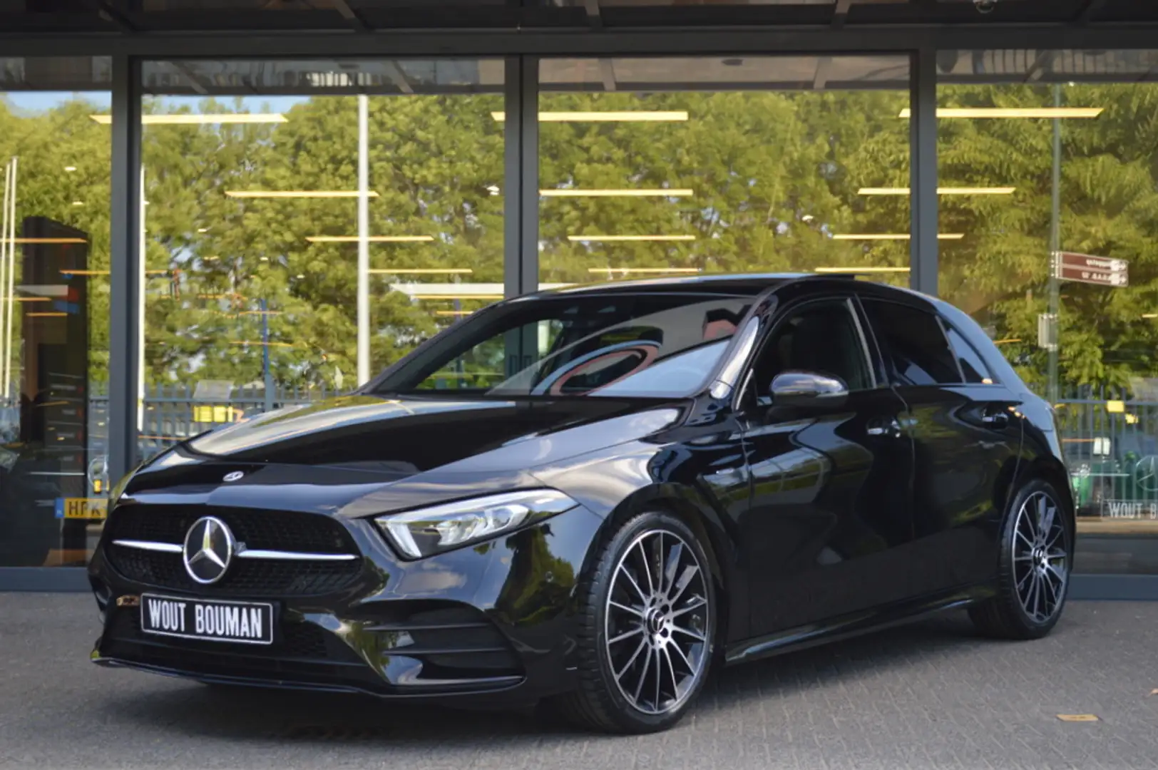 Mercedes-Benz A 180 AMG Led Panorama Widescreen Sfeer Camera Night Aug Black - 2