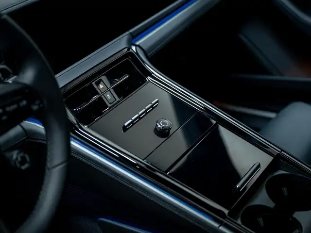 Porsche Panamera view 23