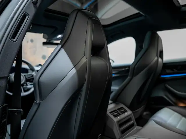 Porsche Panamera view 25
