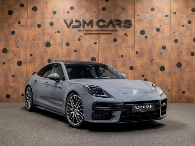 Porsche Panamera view 7