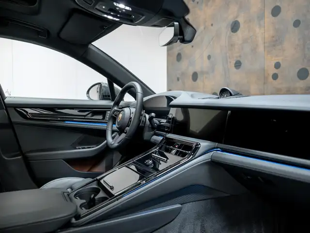 Porsche Panamera view 15