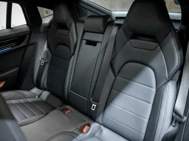 Porsche Panamera view 26
