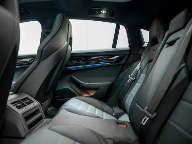 Porsche Panamera view 27