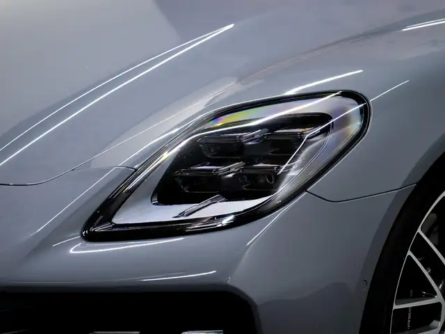 Porsche Panamera view 9