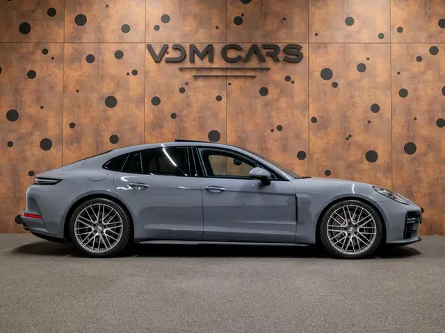 Porsche Panamera view 6