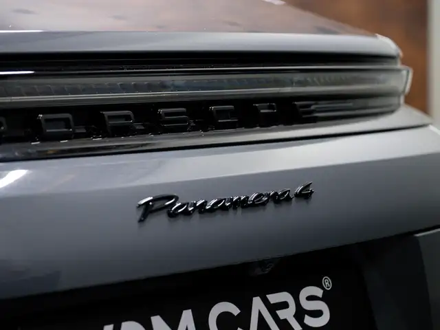 Porsche Panamera view 13