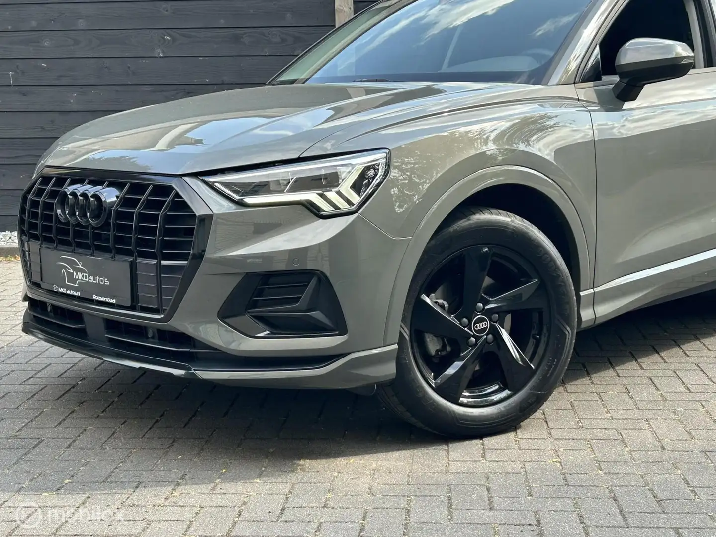 Audi Q3 35 TFSI 150 PK Automaat / leder / LED / FM nav / c Grijs - 2