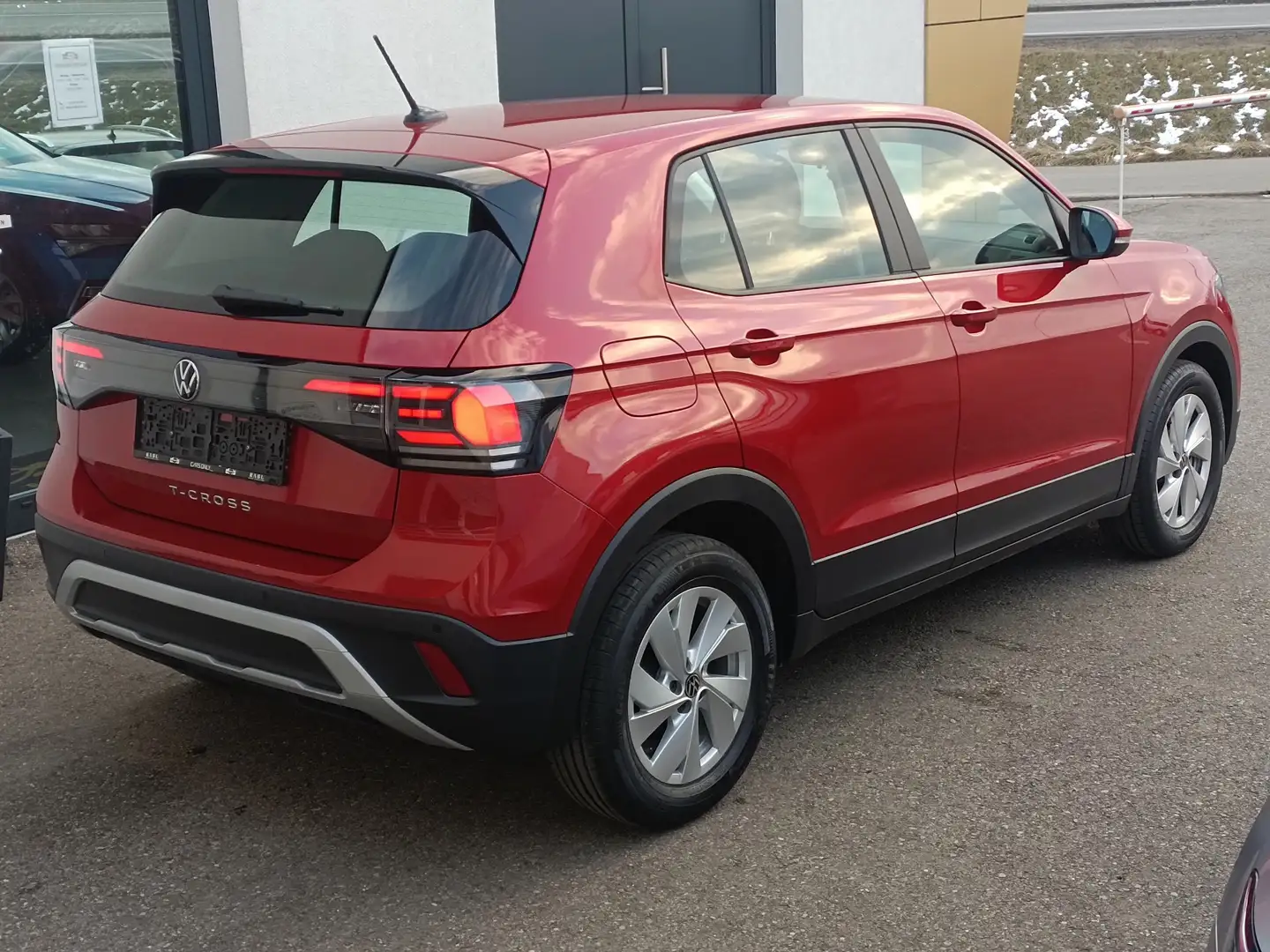 Volkswagen T-Cross 1,0 TSI 4Me, Sitzheizung, App-Con. Virtual Cockpit Rot - 2