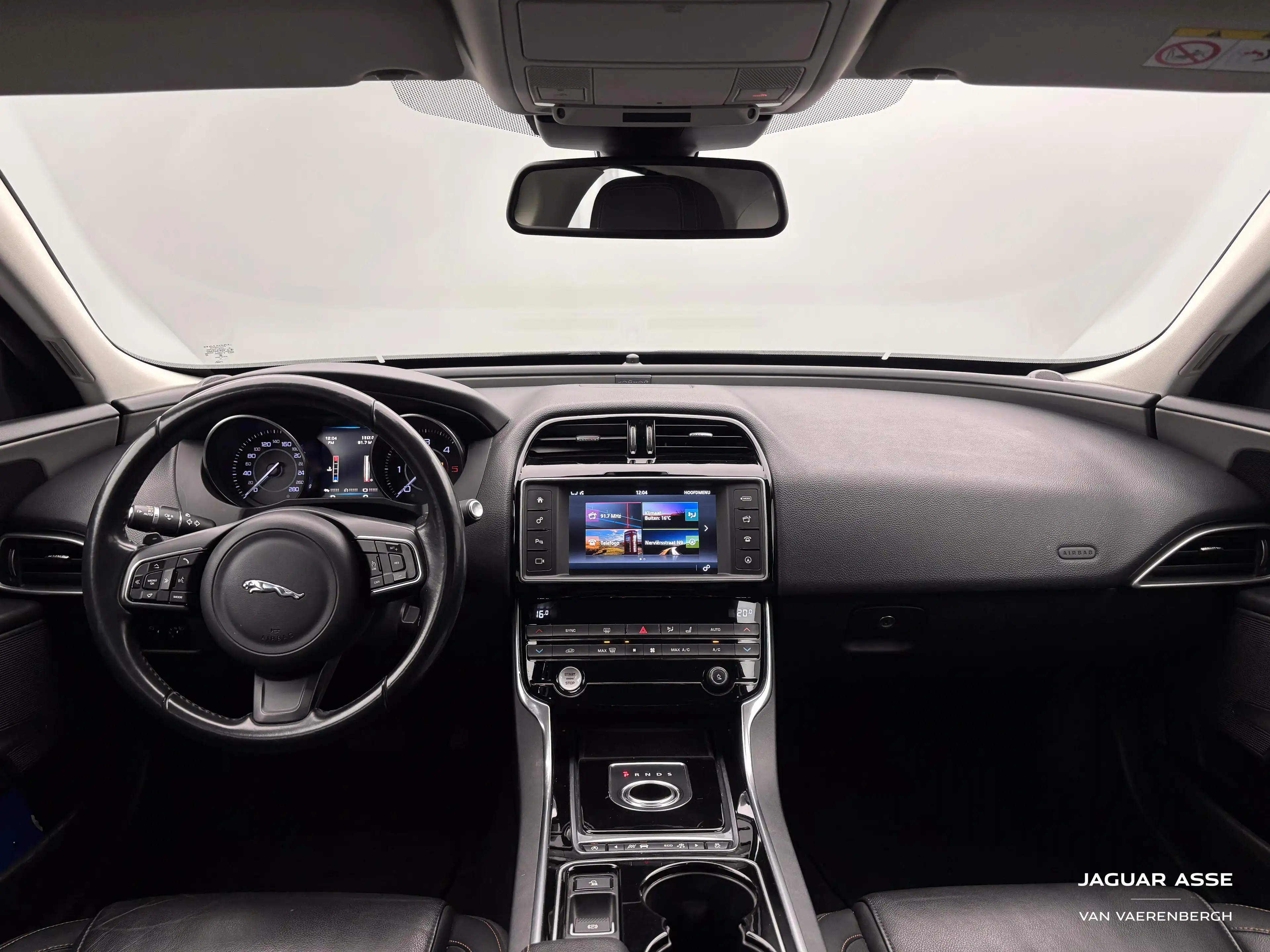 Jaguar XE 2.0 diesel — photo 4